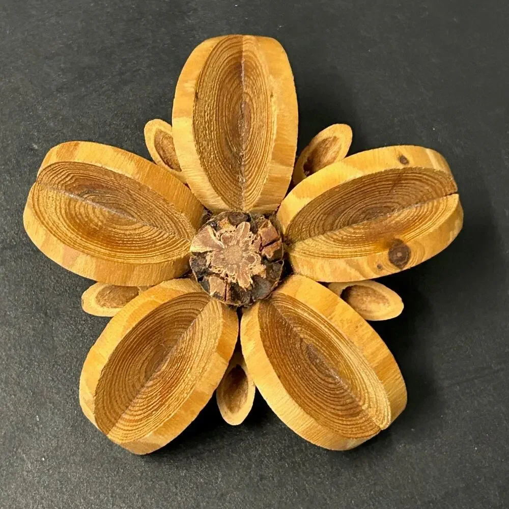 Vintage Handmade Hand Carved‎ Tree Log Wooden Flower Brooch Unmarked